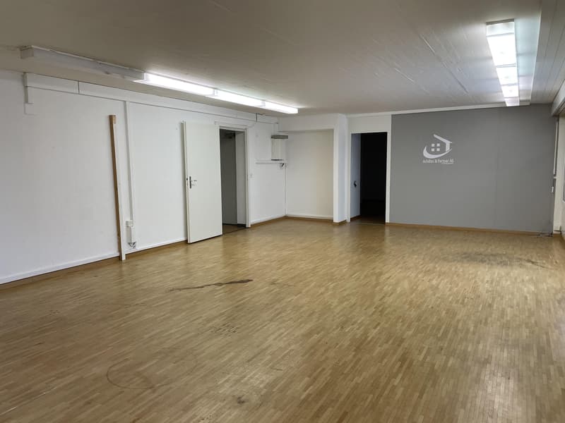 Commercial space in Zürich-Seebach for rent as temporary use (3)