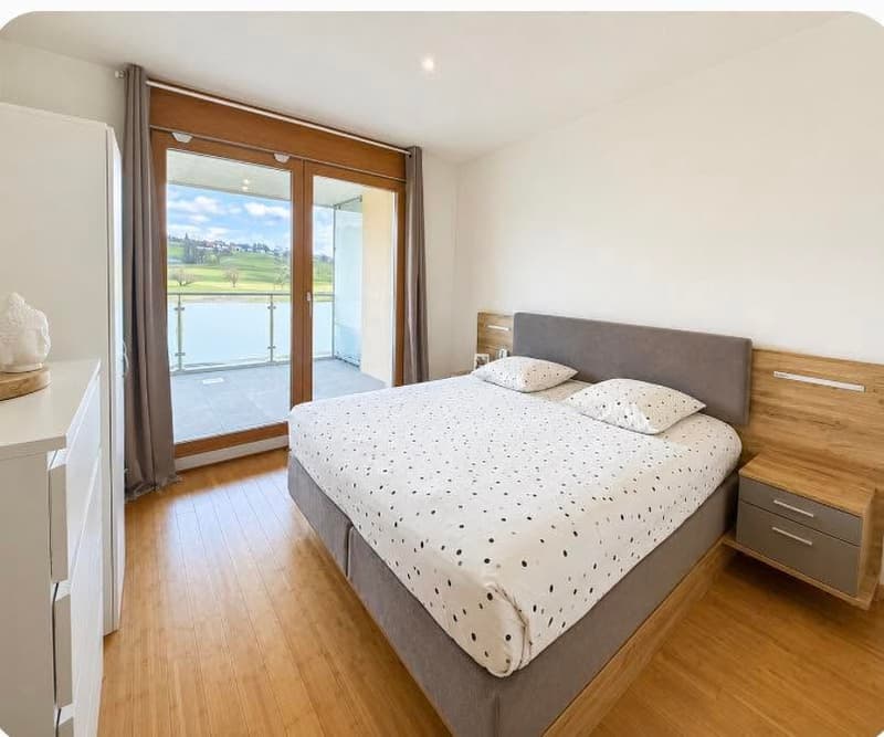 Romont – 2,5 locali moderni con ampio balcone di 15,7 m² e parcheggio sotterraneo (3)