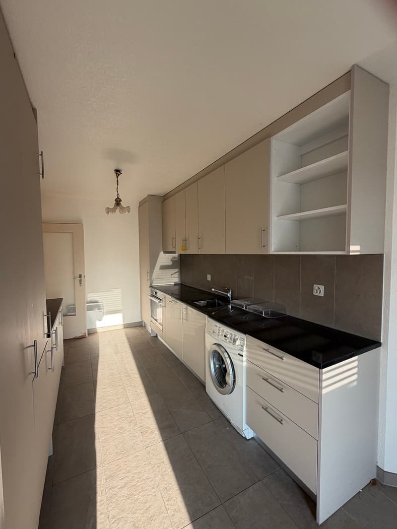 Apartment with 4.5 rooms and balcony – To be renovated according to your wishes (3)