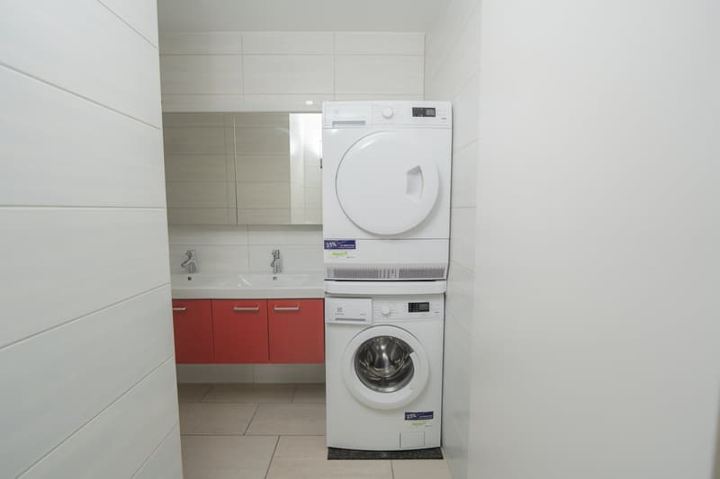 À vendre – Magnifique appartement PPE de 4.5 pièces avec 2 places de parc intérieures à Misery (8)