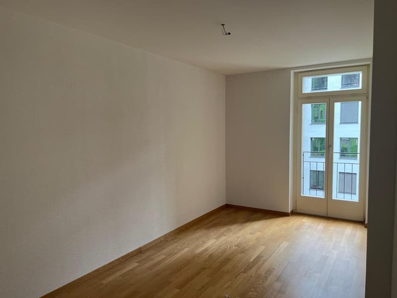 Living at Löwen Center Lucerne - Spacious, bright 2.5 room apartment for rent (4)