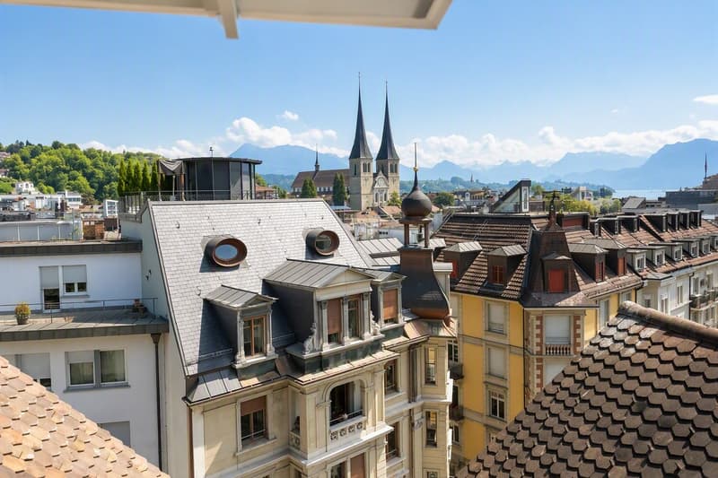 Living above the roofs of Löwen Center Lucerne - Exclusive Maisonette Attic Apartment, 190m2 (12)