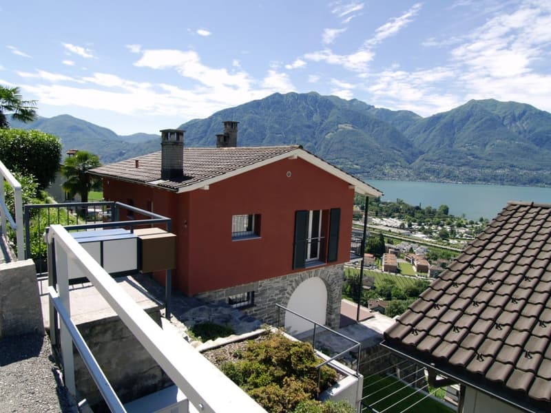 Casa unifamiliare indipendente in posizione panoramica (2)