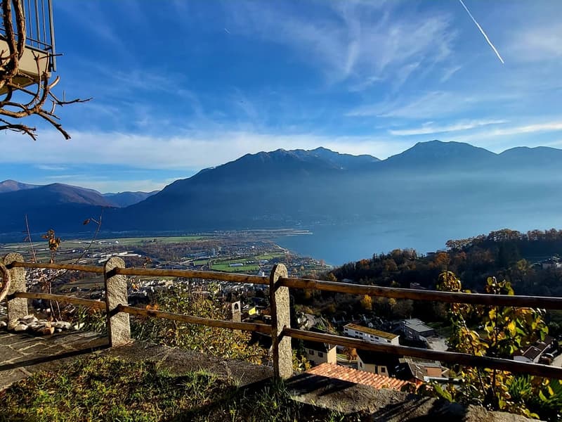 Schöne Villetta an reiner Südhanglage (3)