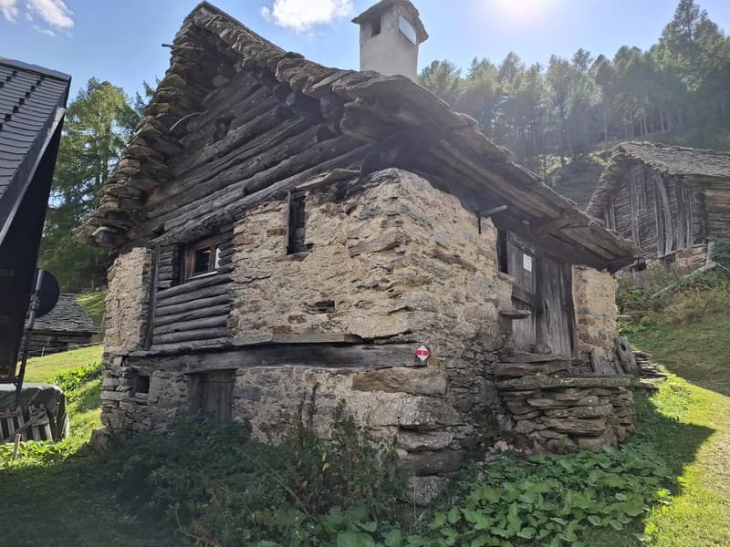 Verkauf von Rustico in den Bergen von Semione zur Renovierung (1)