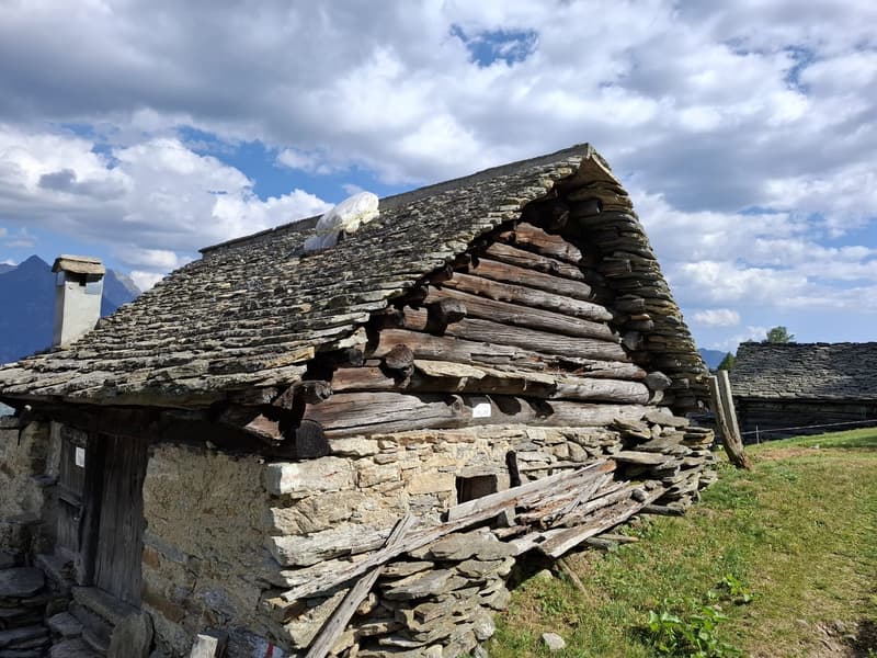 Verkauf von Rustico in den Bergen von Semione zur Renovierung (3)