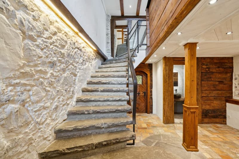 Living with history and character / 5.5-room semi-detached house (5)