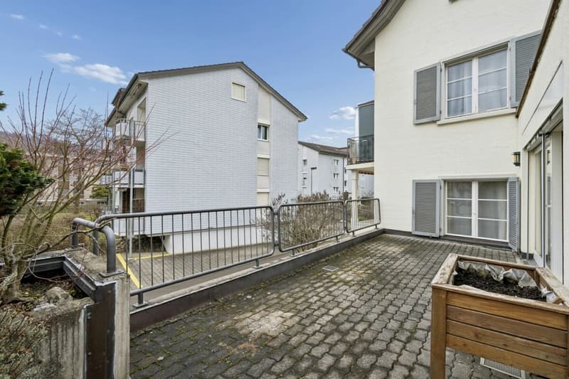Maison de 3 familles attrayante sans trafic de passage à Regensdorf (4)