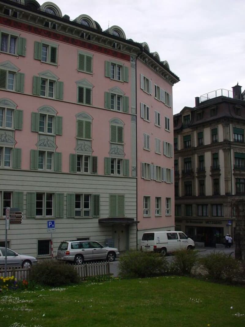 Appartement 2 pièces central à louer sur la place du monastère (2)