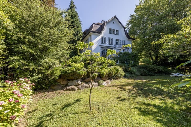Exclusive City Villa (9.5 rooms) in a sought-after location in Zurich (9)