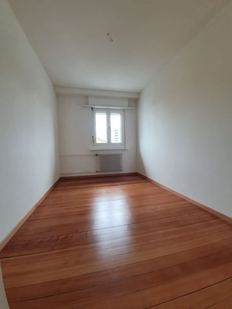 Gemütliche 5.5-Zimmer-Wohnung in Seebach (4)