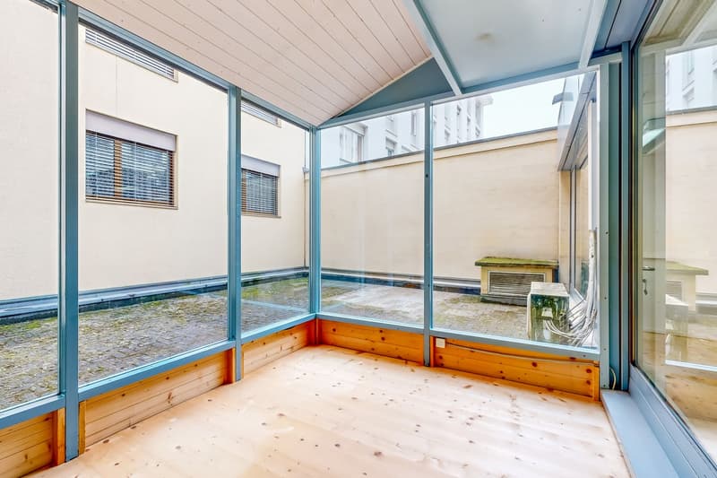 Commercial space on the ground floor of an administrative building (8)