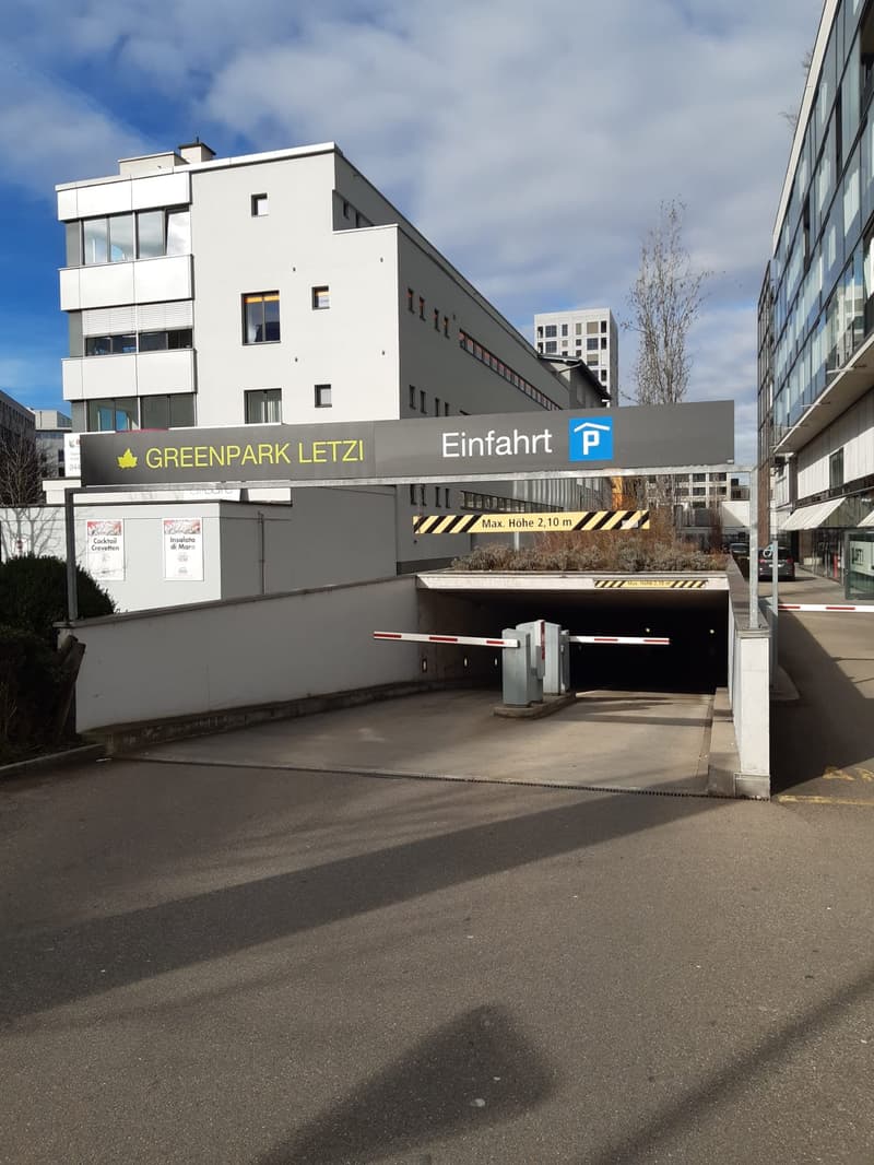 Motorradeinstellplatz im Greenpark (2)