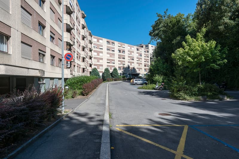 Places de parc extérieures pour moto (2)