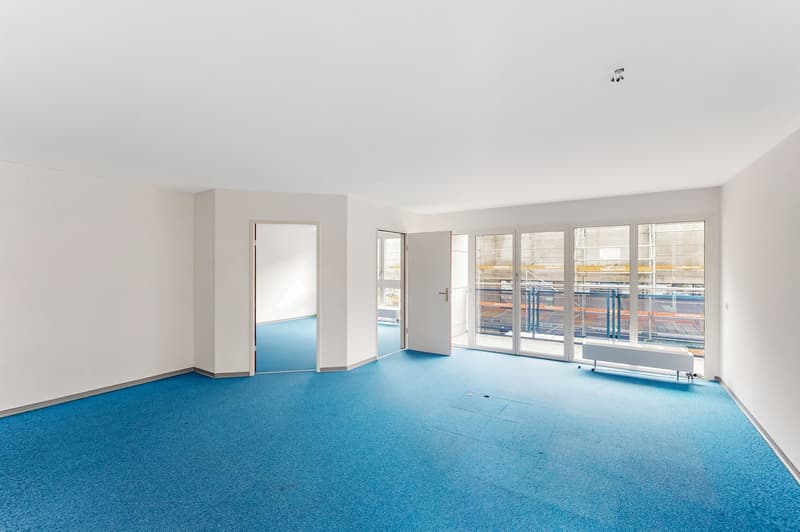 Bright commercial space just a few steps from the center (3)