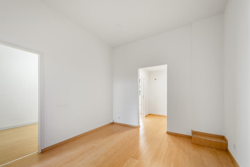 COMMERCIAL SPACE IN CENTRAL LOCATION (10)