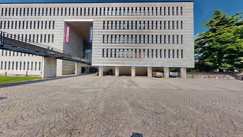 Scopri il nostro spazio commerciale con il tour virtuale a 360 (4)