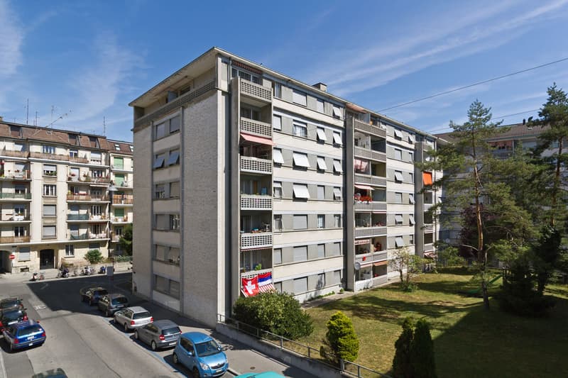 A louer - Dépôt d'env. 22m2 - Rue des Lilas 8-10, 1202 Genève (2)