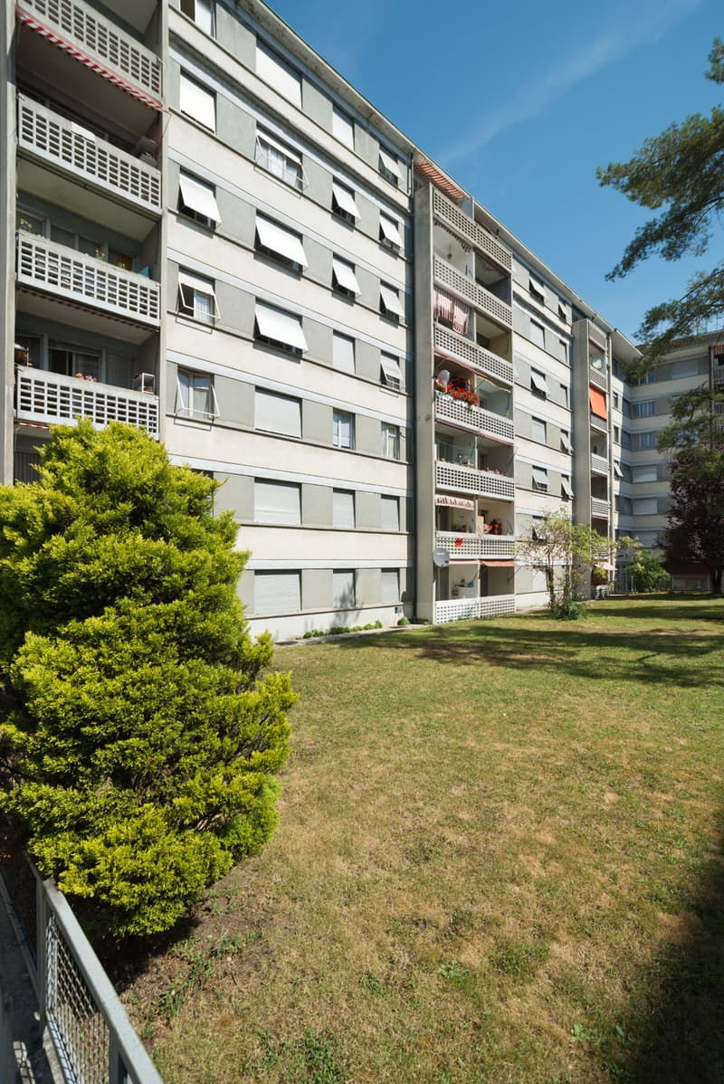 A louer - Dépôt d'env. 22m2 - Rue des Lilas 8-10, 1202 Genève (1)