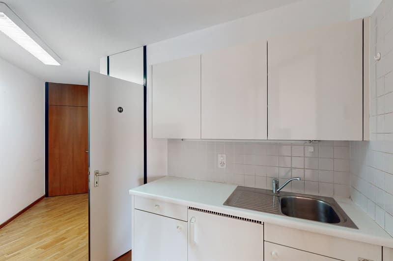 Espace de bureau de prestige à Mendrisio 170 m² fonctionnels et lumineux (13)