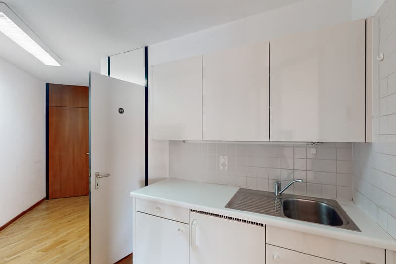 Spazio ufficio di prestigio a Mendrisio 170 m² funzionali e luminosi (13)