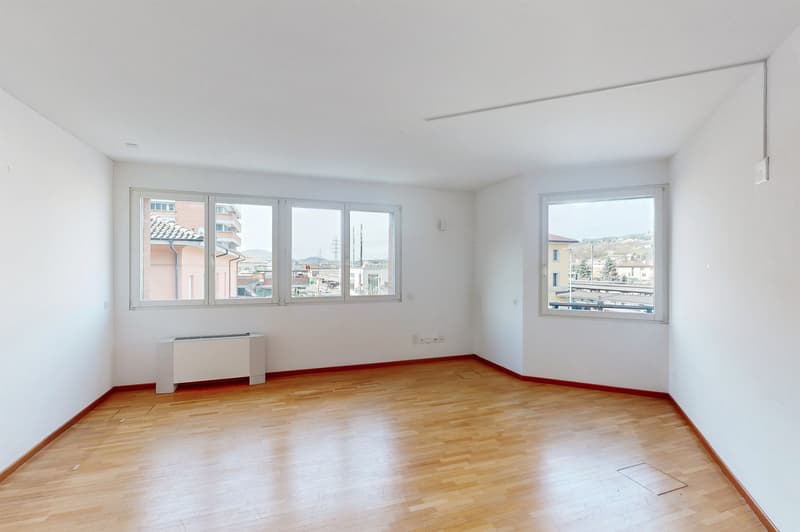 Espace de bureau de prestige à Mendrisio 170 m² fonctionnels et lumineux (11)