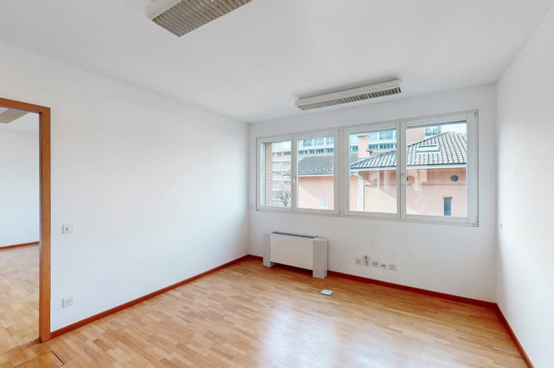 Spazio ufficio di prestigio a Mendrisio 170 m² funzionali e luminosi (6)