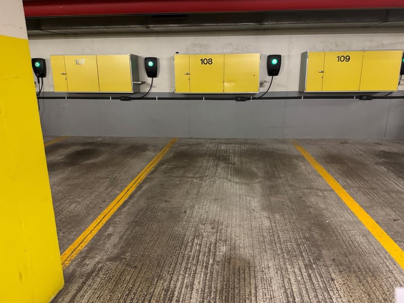 Elektro-Parkplätze zu vermieten (3)