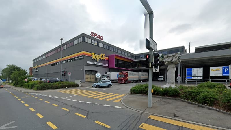 Sichern Sie sich einen oder mehrere Abstellplätze in bester Lage! (2)