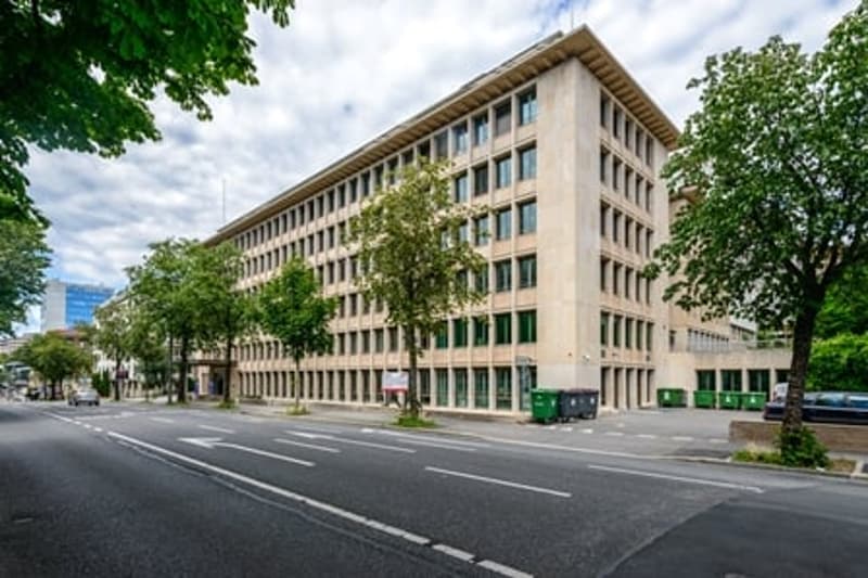 Place de parc extérieure pour deux-roues (1)