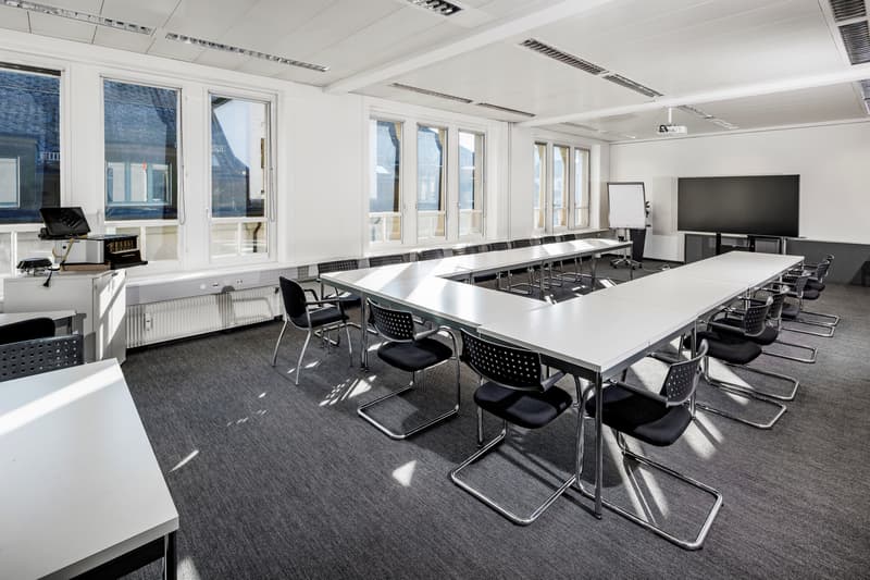 Travailler dans un emplacement idéal - espace de bureau à la gare principale de St-Gall (3)