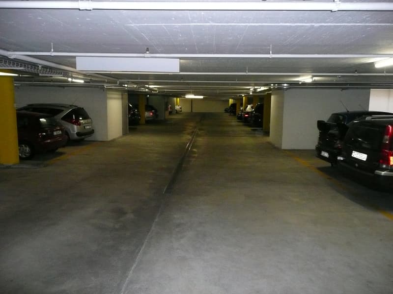 Einstellplätze in geschlossener Tiefgarage (1)