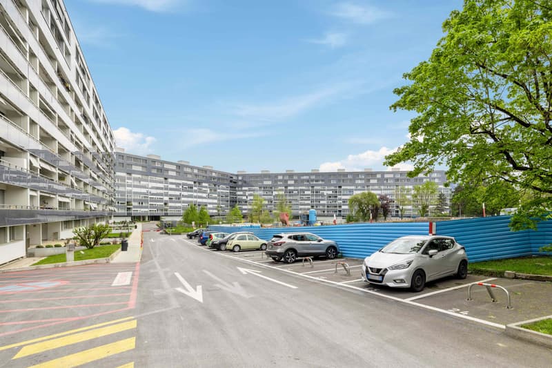 Chêne Bourg - Place de parc extérieure (2)