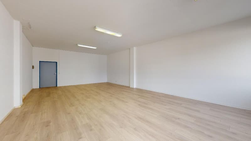 Ufficio luminoso e versatile di 68 m2  Quartino (7)
