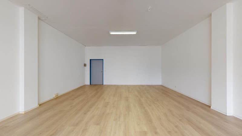 Ufficio luminoso e versatile di 68 m2  Quartino (6)