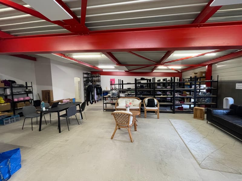 Geräumiges Atelier im Gewerbehaus in Gretzenbach 173m² (1)