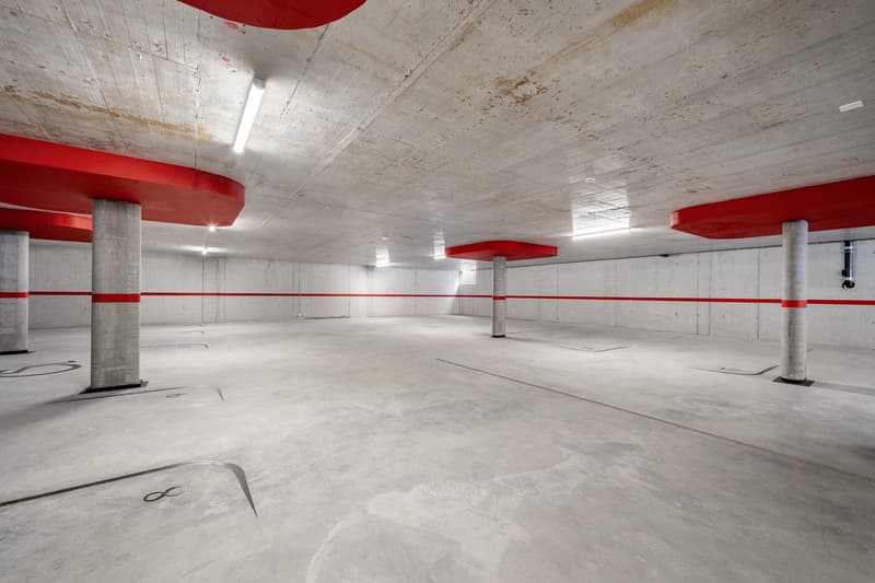 Parkplätze in der Einstellhalle zu vermieten (2)