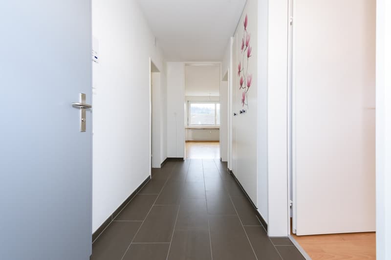 A month of rent offered! (6)