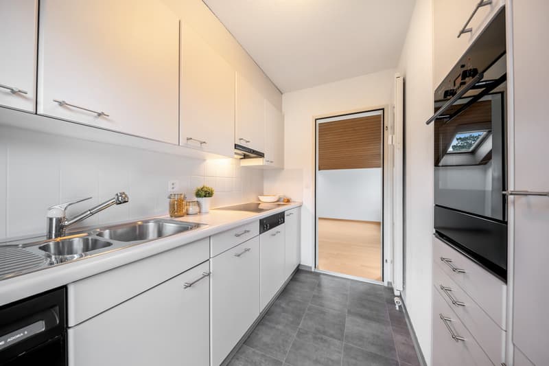 Dachwohnung mit Cheminée - befristet bis 30.06.2027 (8)