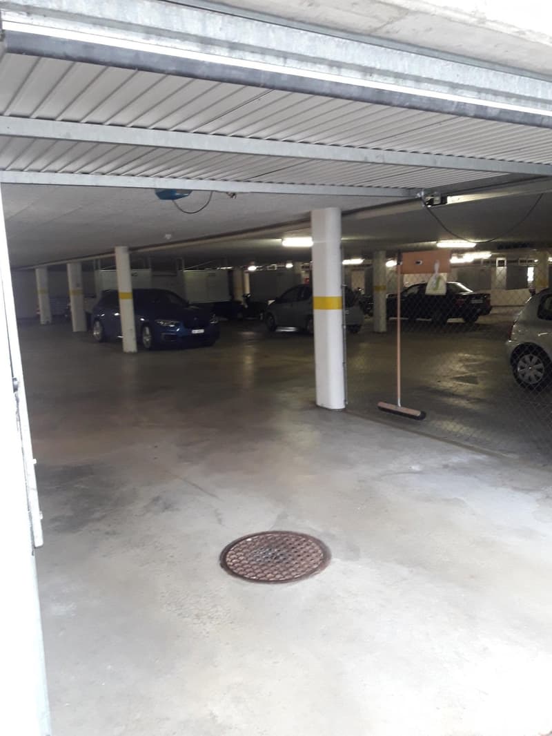 Motorradabstellplatz (1)