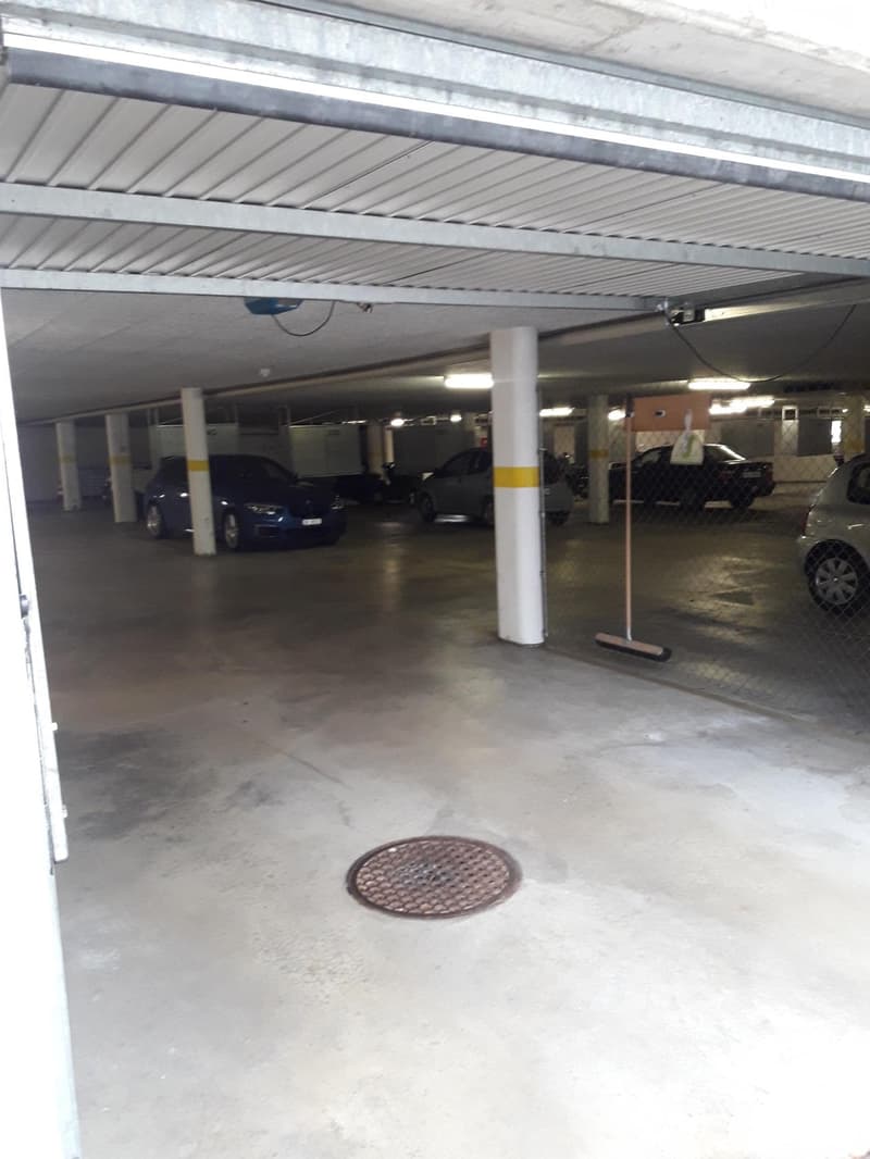 Motorradabstellplatz (1)