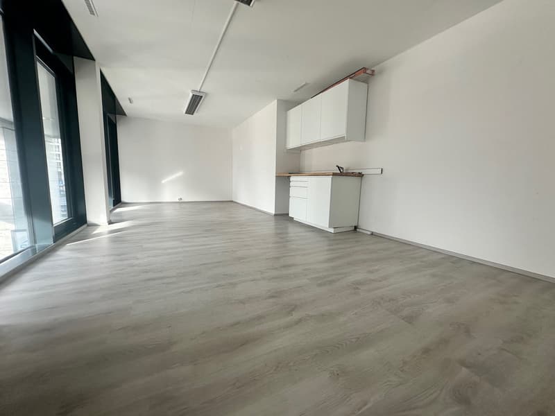 Espace de bureau moderne près de la gare de Dietikon (8)