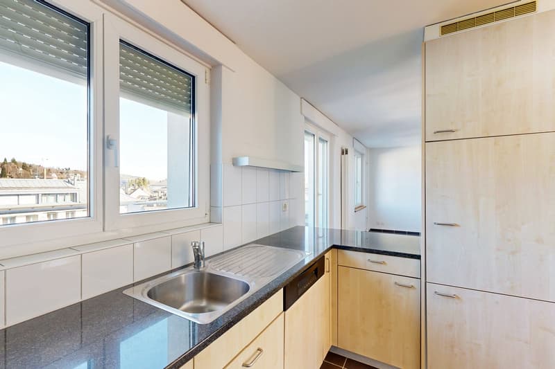 Living in the heart of the city - spacious feel-good oasis! (2)