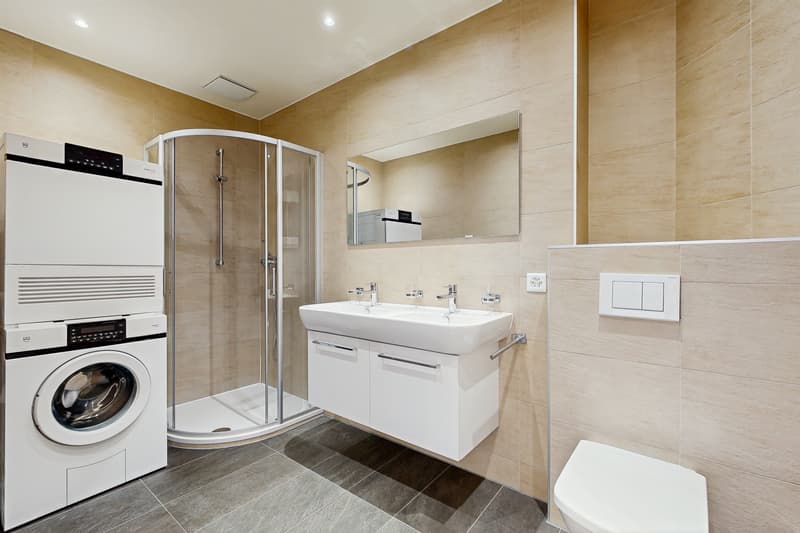 Spacious and bright (10)