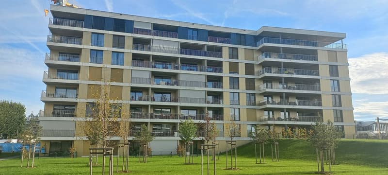 Place de parc intérieure à louer ! (1)