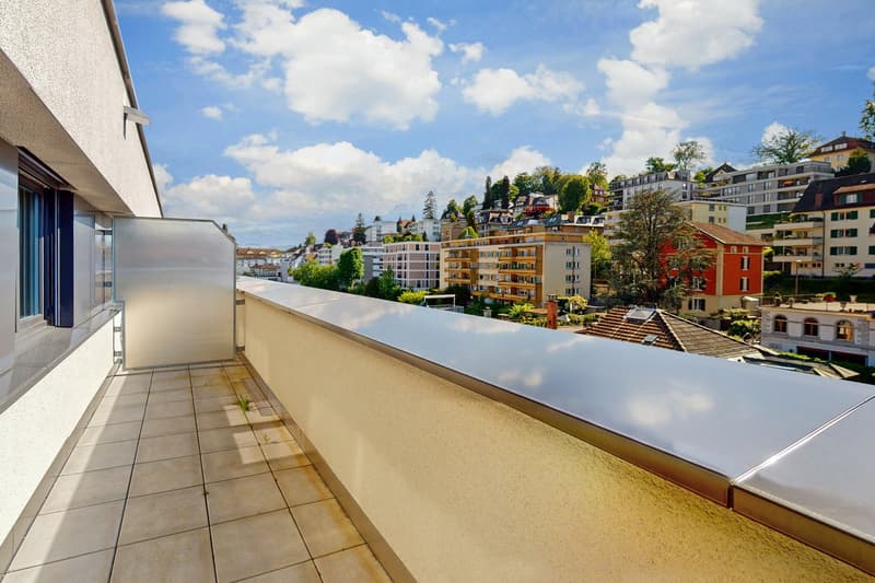 Befristet bis 31.03.2027 - Moderne Attikawohnung im Herzen von Luzern (2)