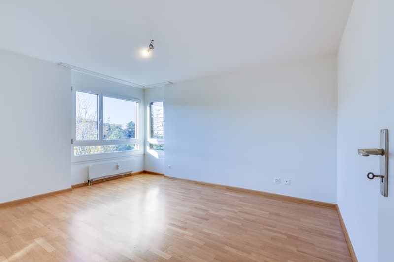 Schöne Aussicht in sonnenverwöhnter Liegenschaft!!! (8)