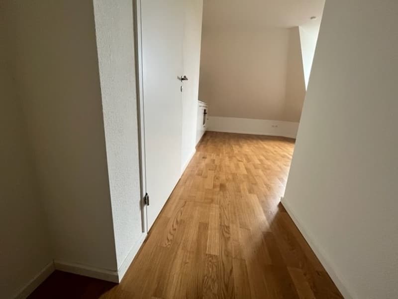 Great single apartment in prime location! (2)