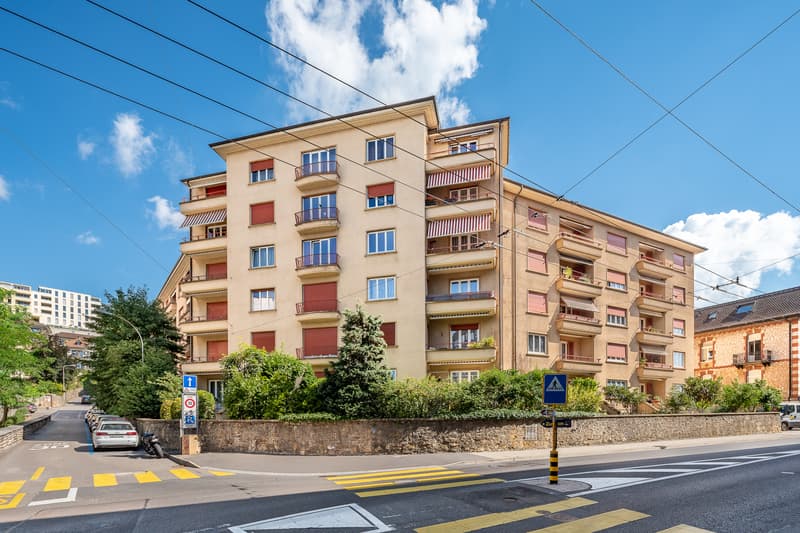 Spacious apartment close to the city center (2)