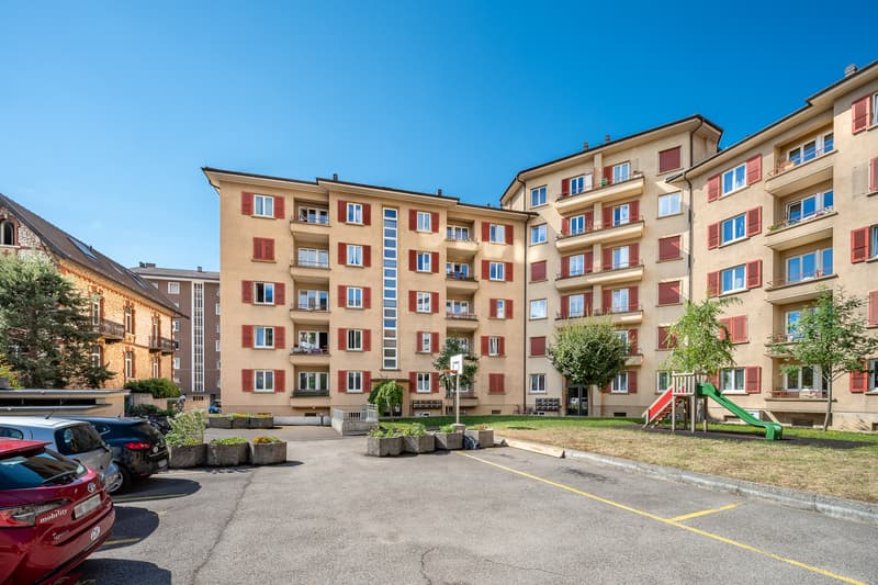 Spacious apartment close to the city center (1)